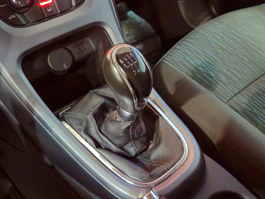 Opel Astra, J Рестайлинг 2012