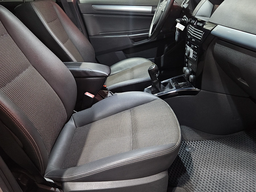 Opel Astra, H Рестайлинг 2011